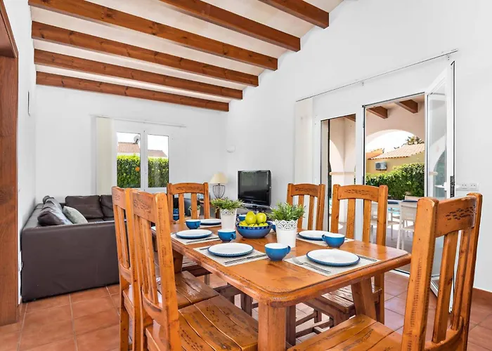 Maria Bosch By Villa *